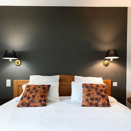 Logis Hotel Etchemaite ラロー エクステリア 写真