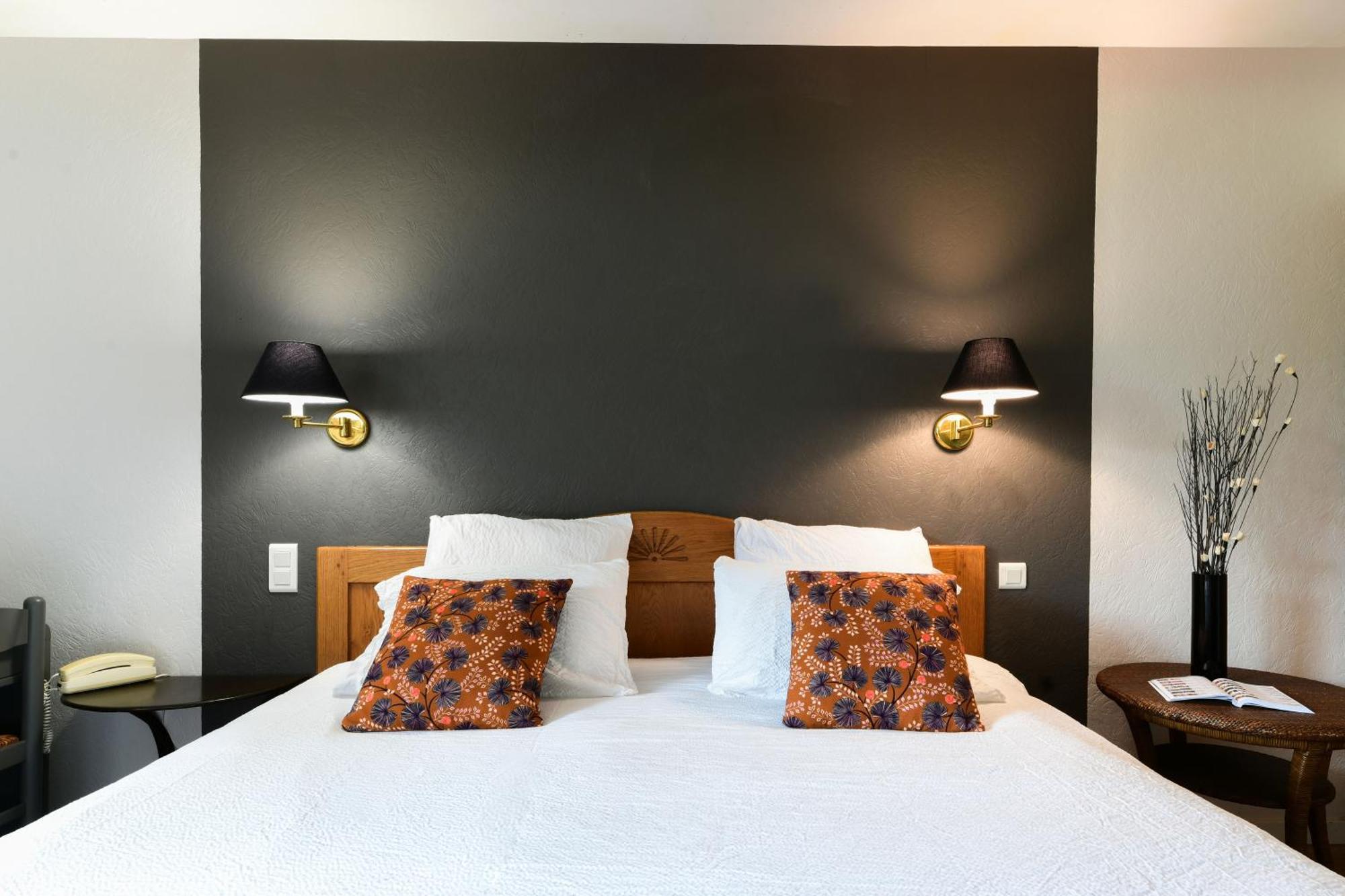 Logis Hotel Etchemaite ラロー エクステリア 写真