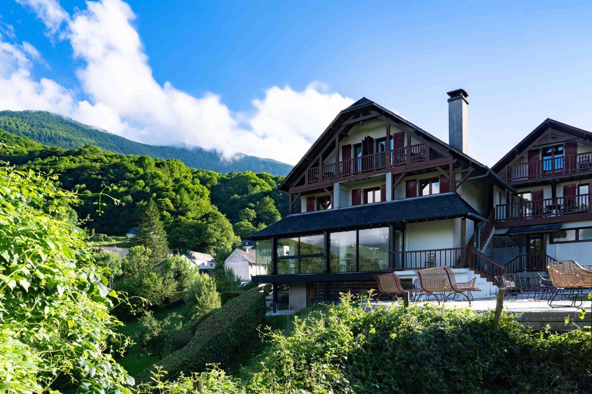 Logis Hotel Etchemaite ラロー エクステリア 写真