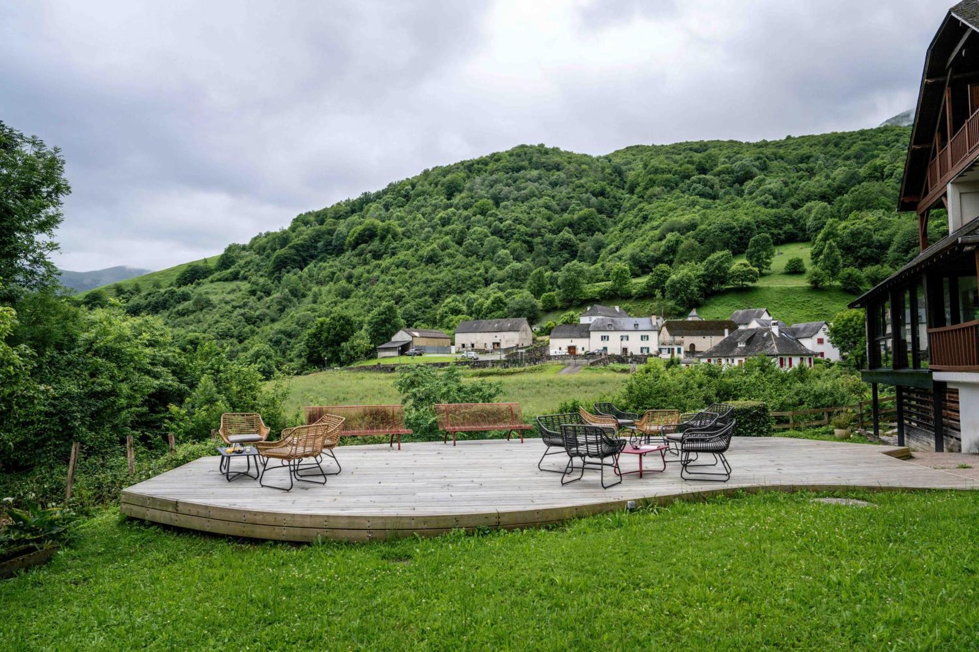 Logis Hotel Etchemaite ラロー エクステリア 写真