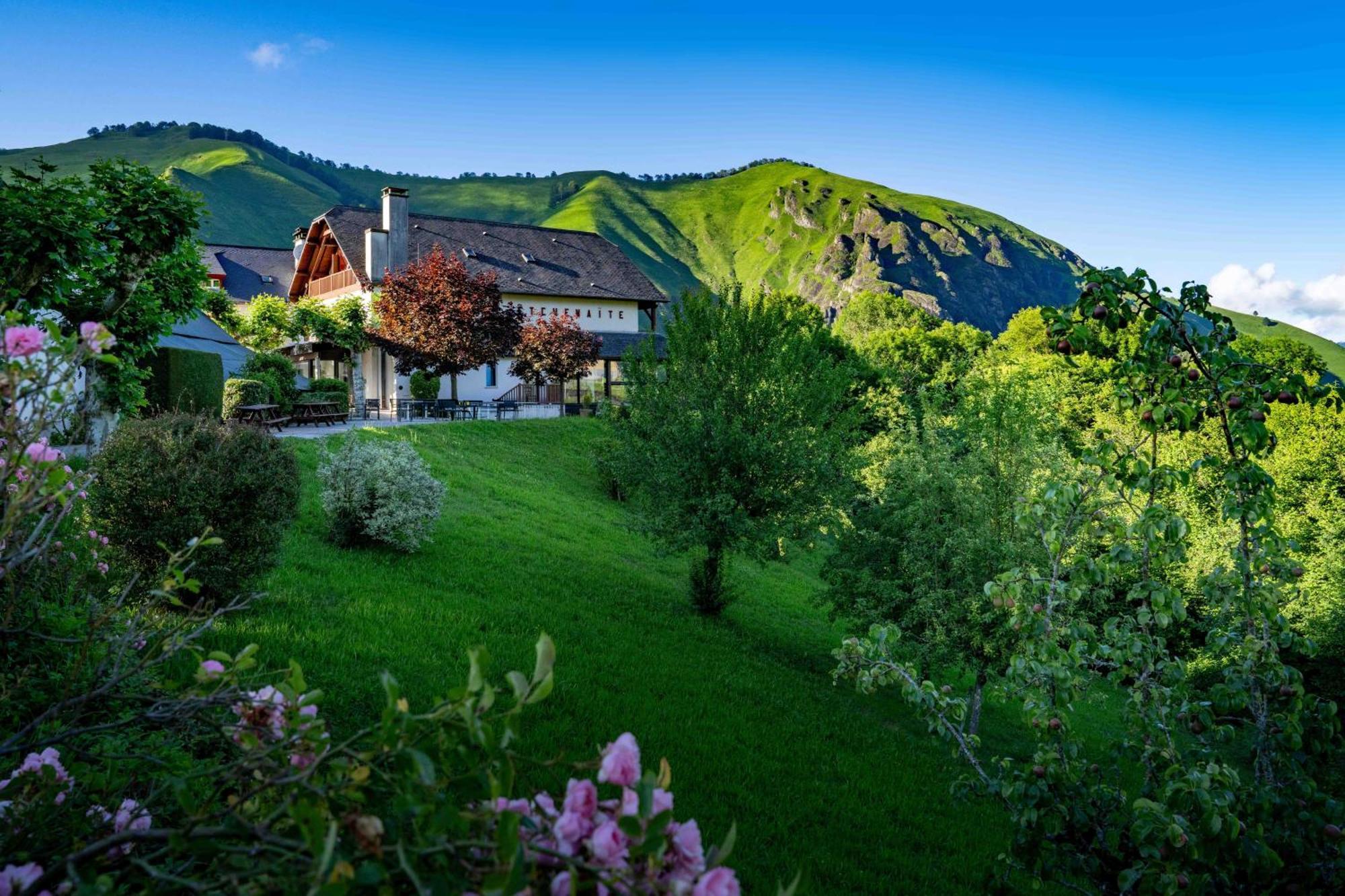 Logis Hotel Etchemaite ラロー エクステリア 写真