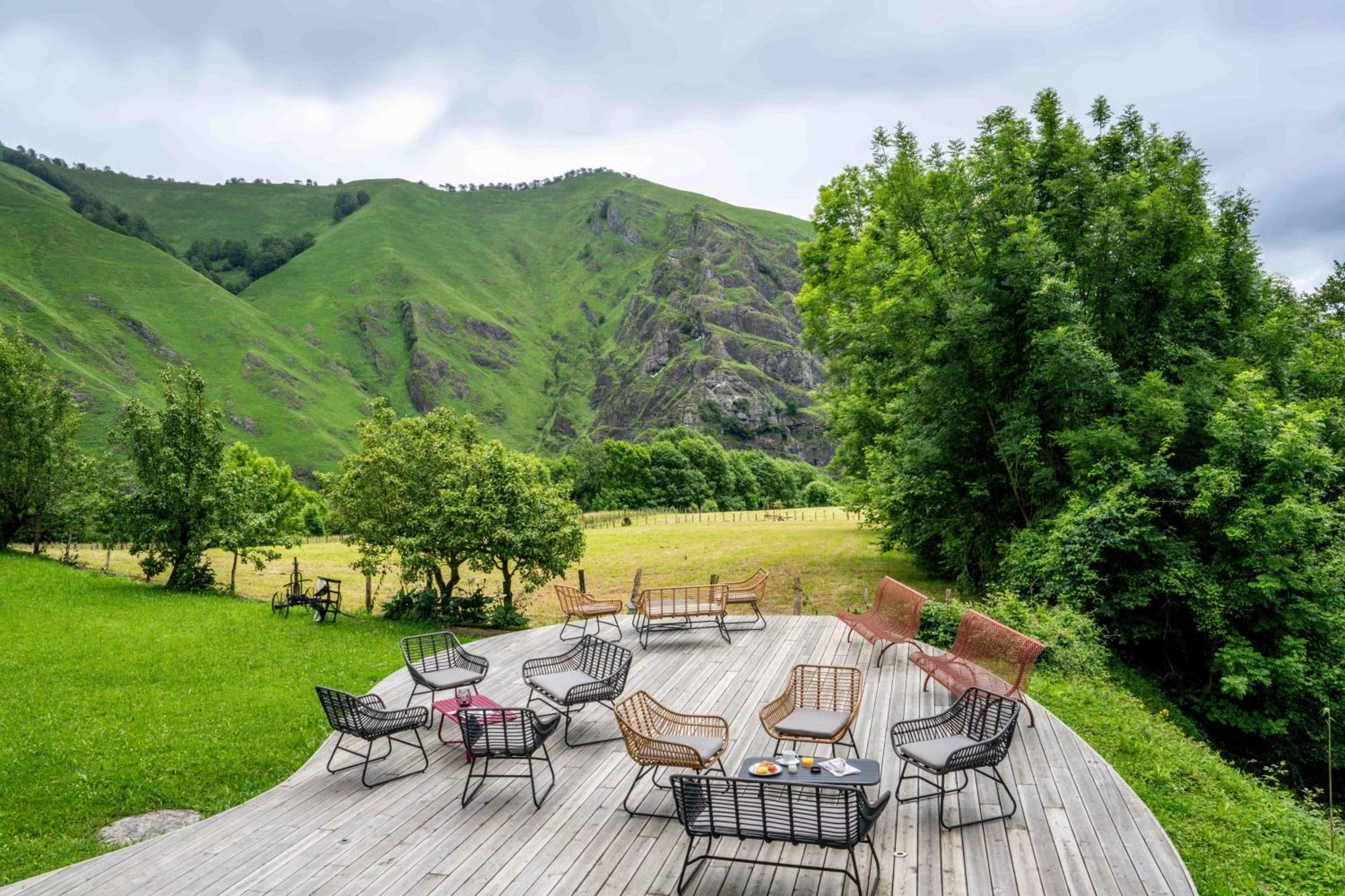 Logis Hotel Etchemaite ラロー エクステリア 写真