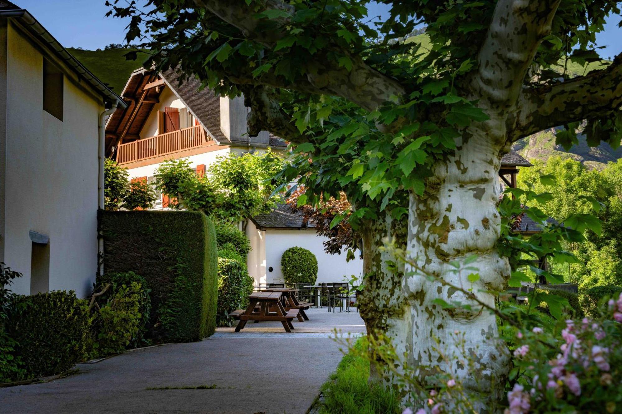 Logis Hotel Etchemaite ラロー エクステリア 写真
