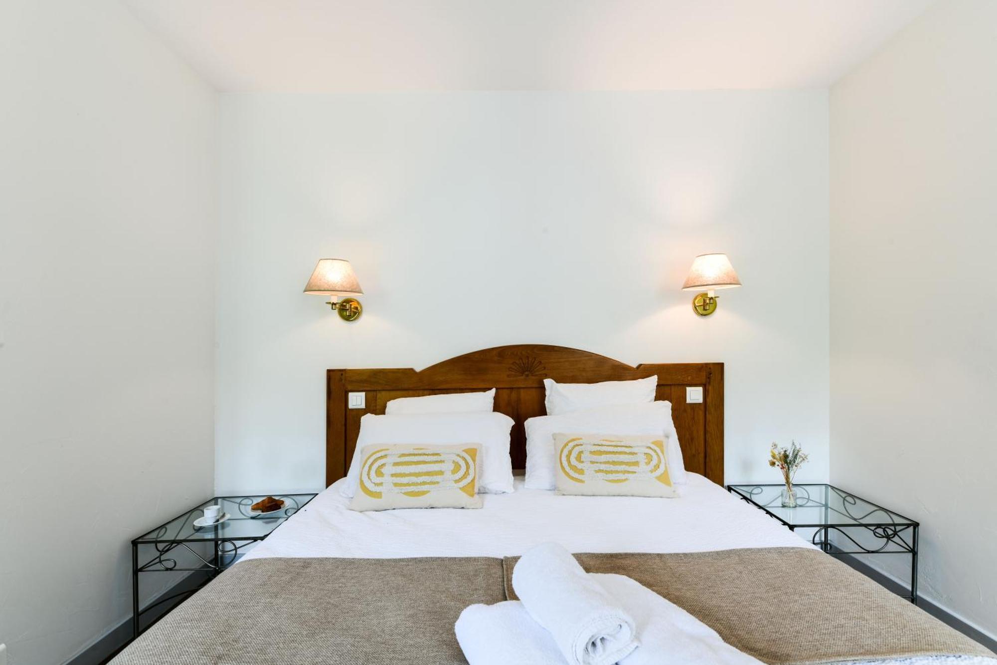 Logis Hotel Etchemaite ラロー エクステリア 写真