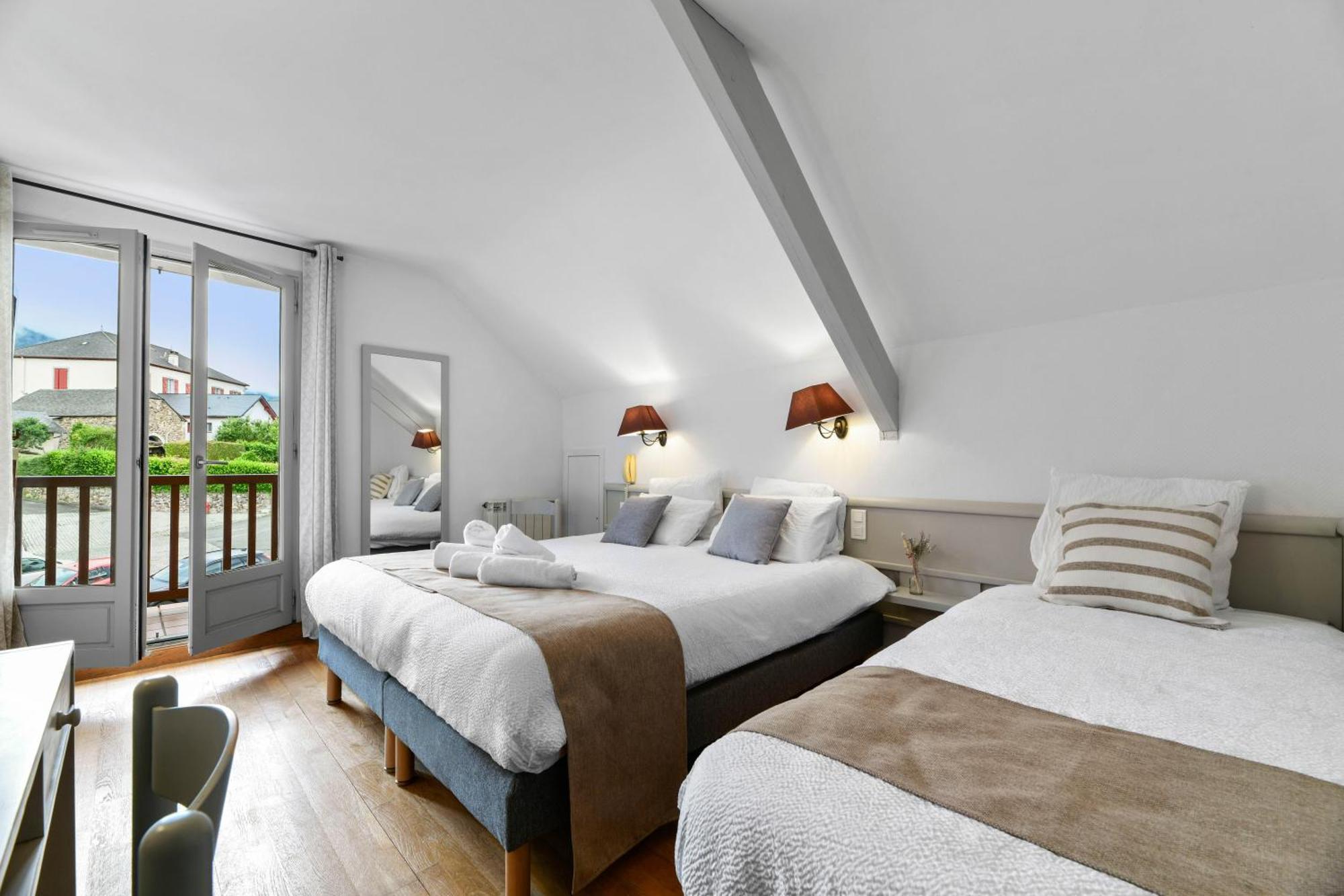 Logis Hotel Etchemaite ラロー エクステリア 写真