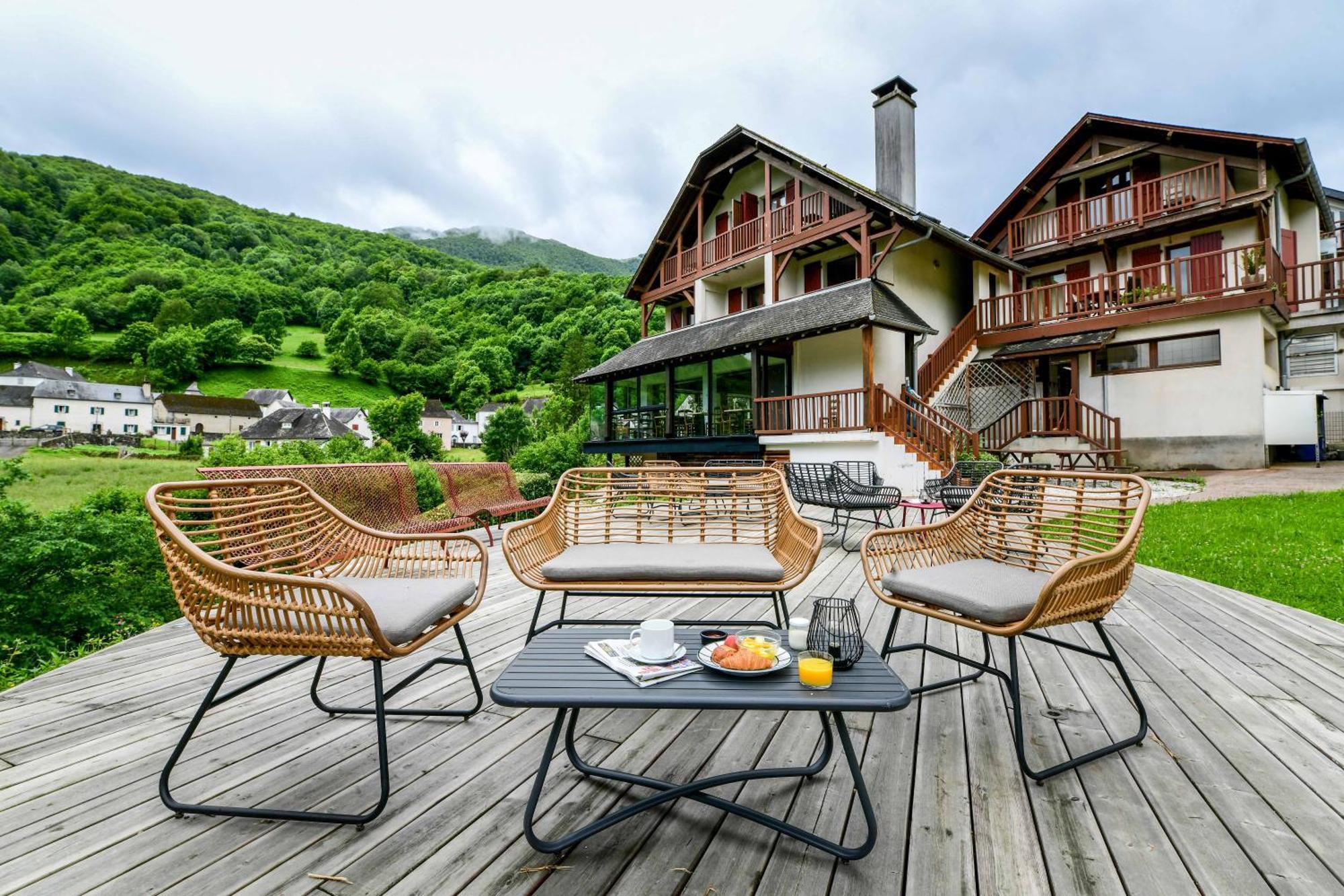 Logis Hotel Etchemaite ラロー エクステリア 写真