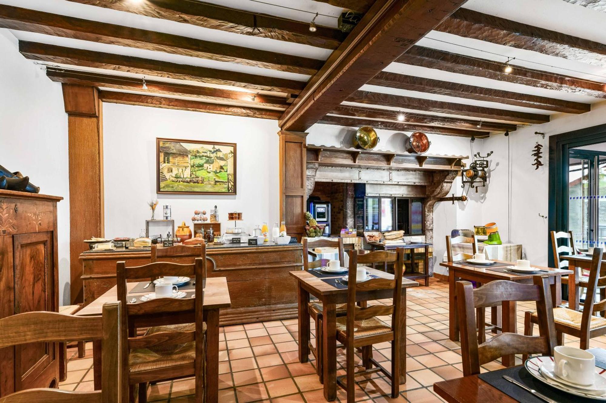 Logis Hotel Etchemaite ラロー エクステリア 写真