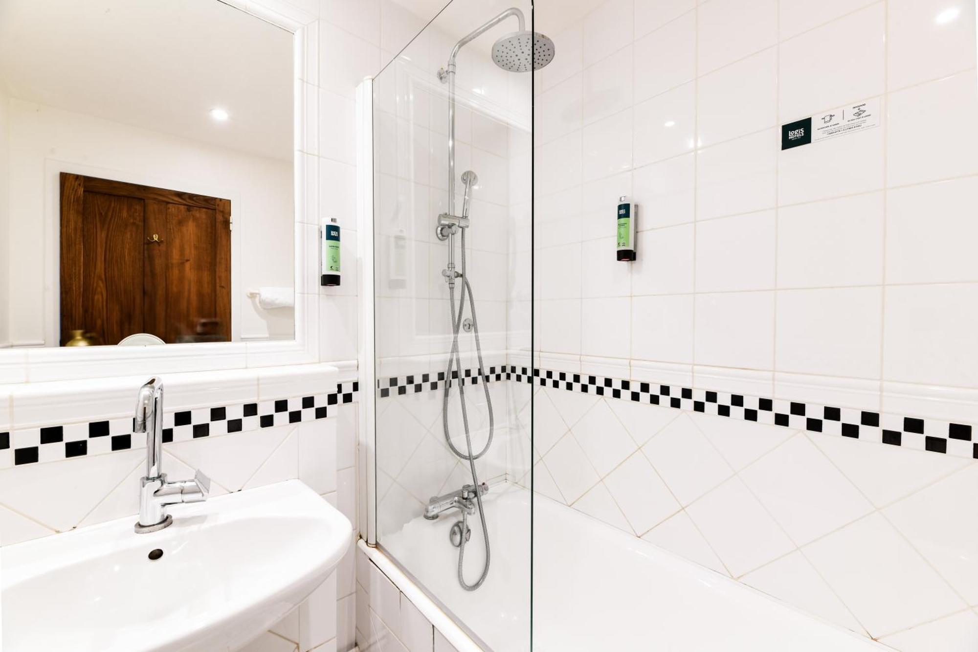 Logis Hotel Etchemaite ラロー エクステリア 写真