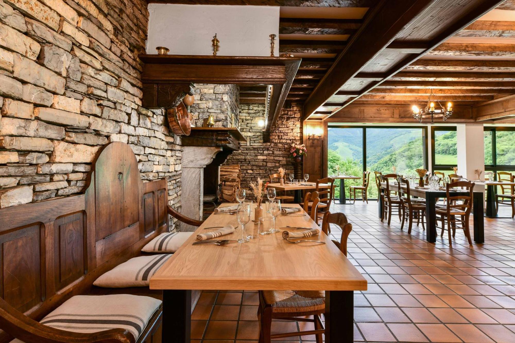 Logis Hotel Etchemaite ラロー エクステリア 写真