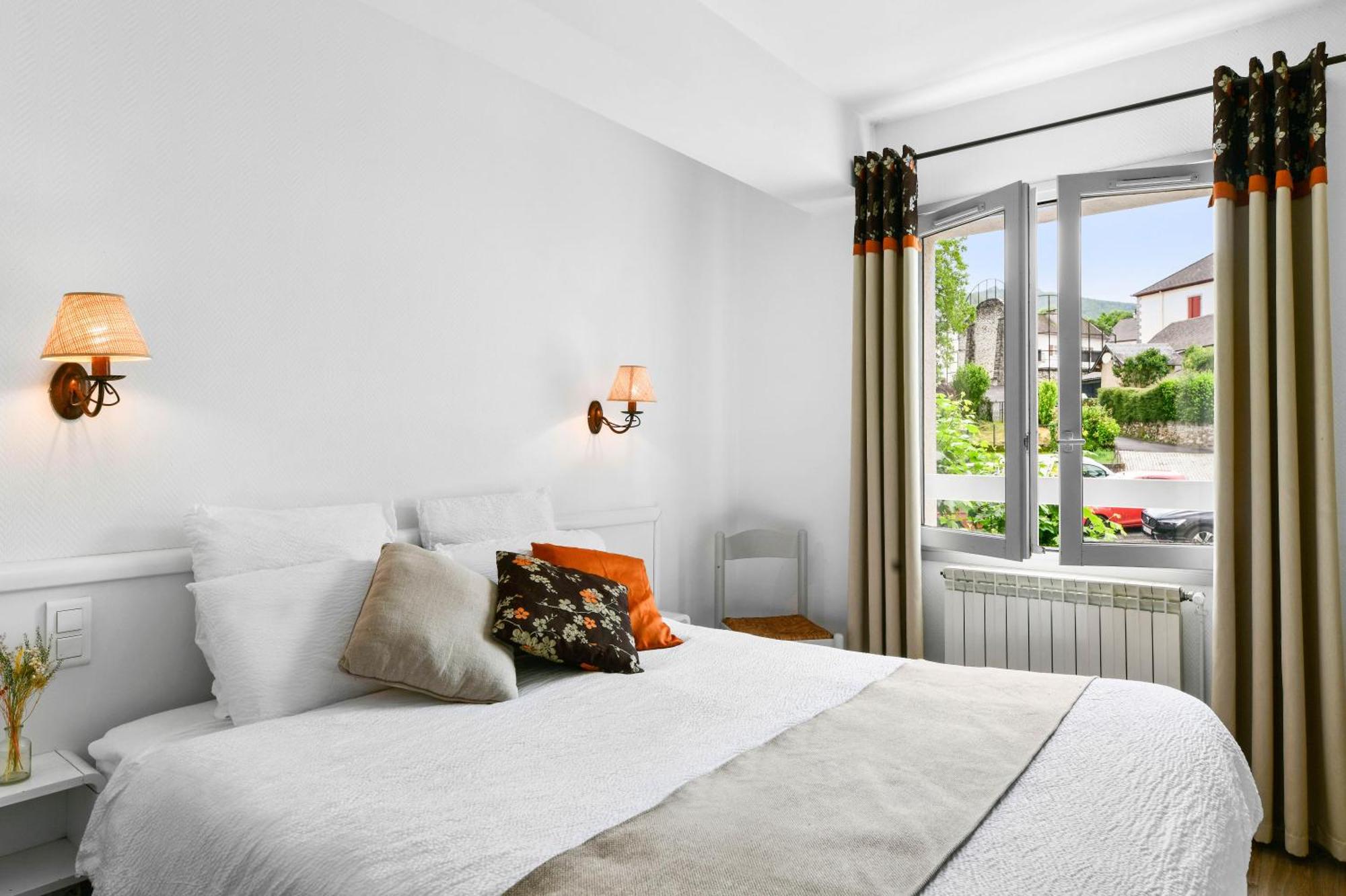 Logis Hotel Etchemaite ラロー エクステリア 写真